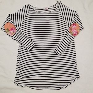 5 for $25 Wanna B Med black stripes long sleeve top